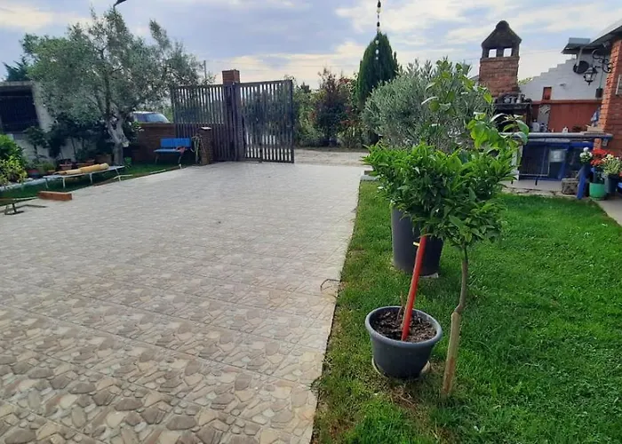 Jone * Golem (Tirana)